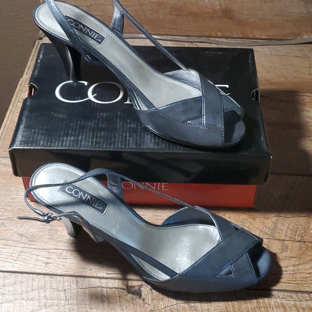 Connie "Keep Me Posted" Shoes